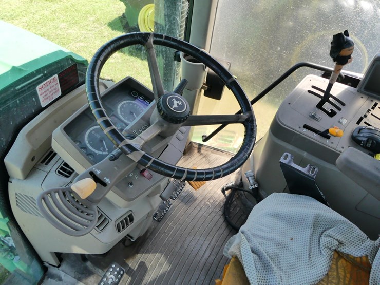 2013-john-deere-6105m-image-15