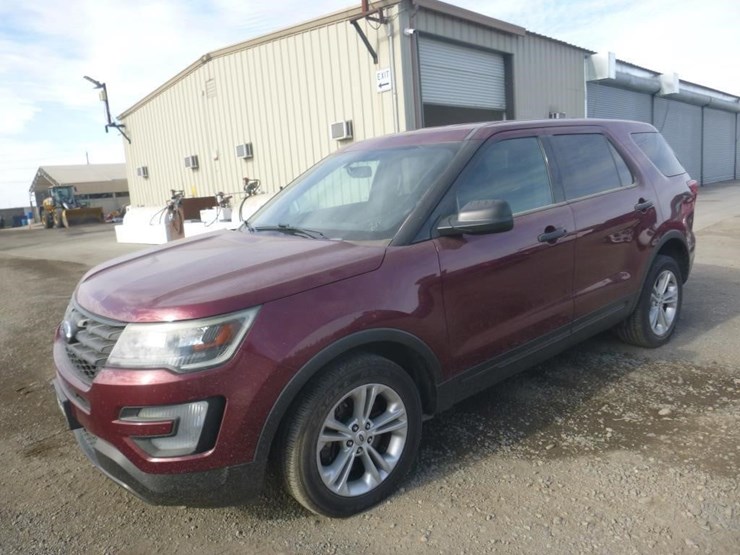 2017-ford-explorer-image-1