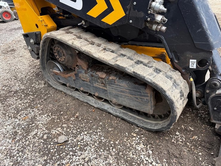 2019-jcb-2ts-7t-image-12