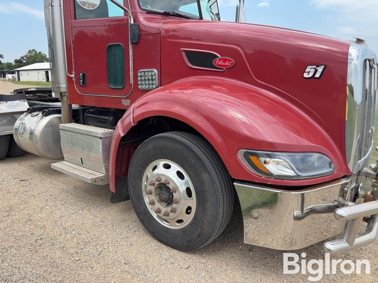 2010-peterbilt-386-image-13