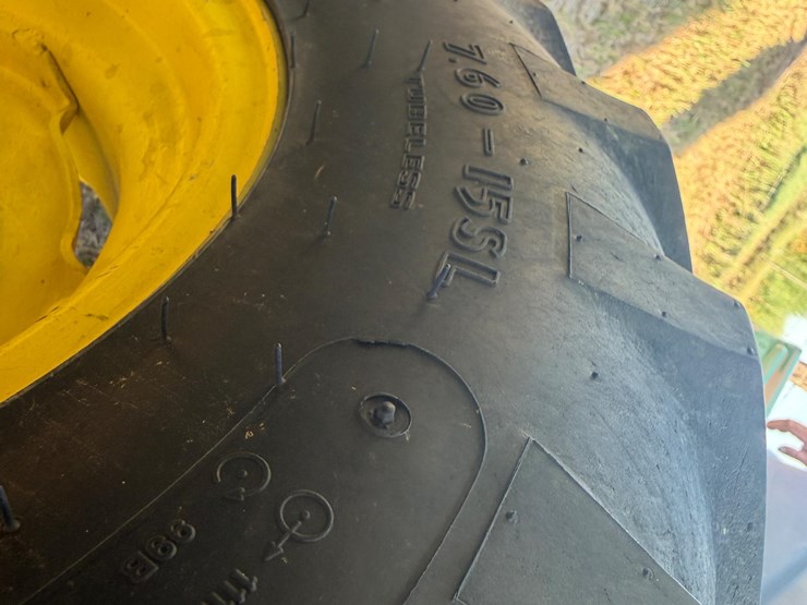 2018-john-deere-1725-image-18
