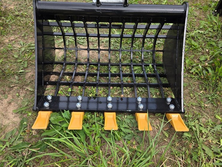 #2044-•-60-cm-(approx..-24")-excavator-grid-bucket-image-2