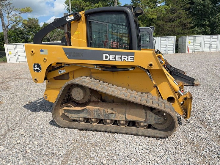 john-deere-skid-steer-image-2