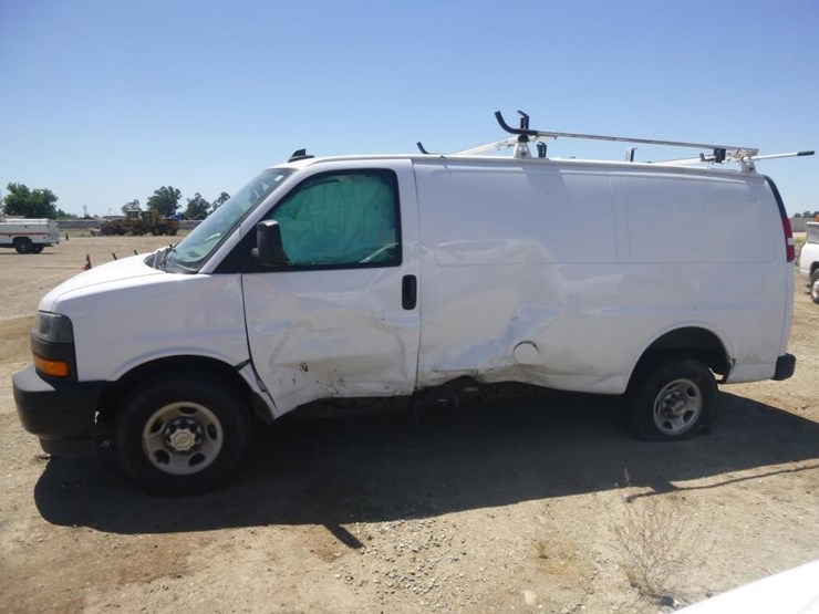 2015-chevrolet-express-2500-image-6