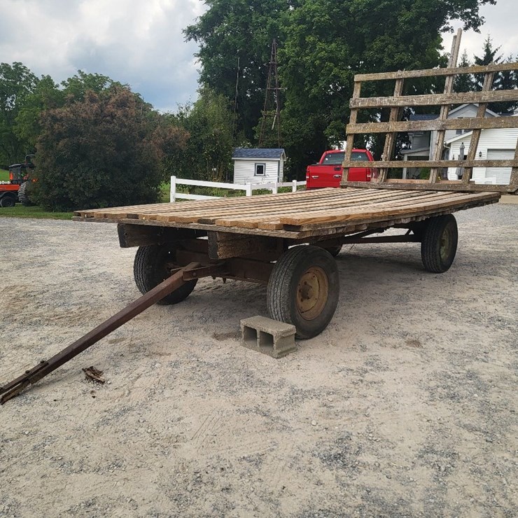 Hay Wagon w/Running Gear