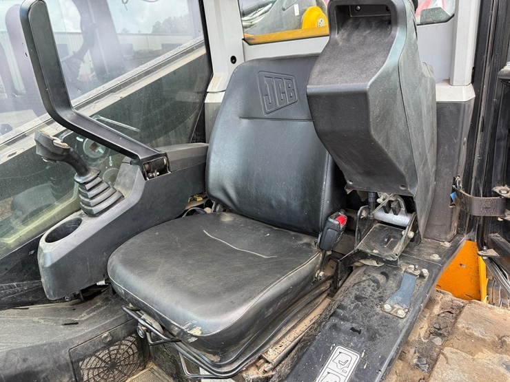 2019-jcb-2ts-7t-image-19
