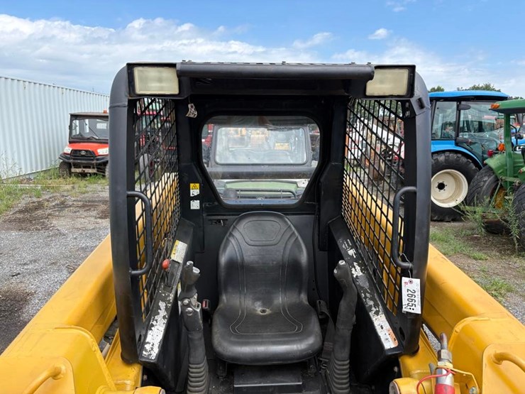 john-deere-250-image-8