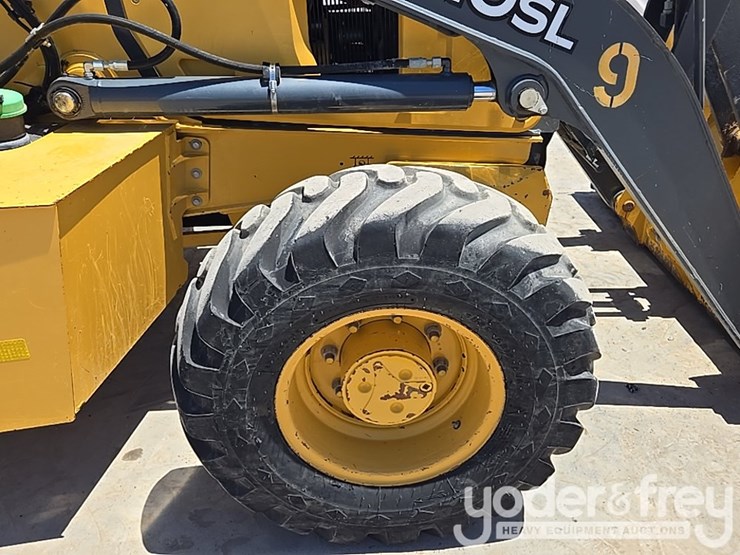 2019-deere-310sl-image-11