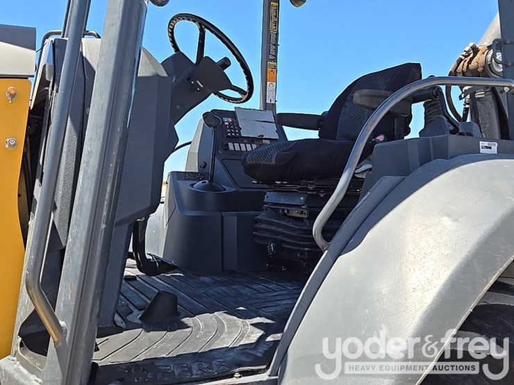 2019-deere-310sl-image-51
