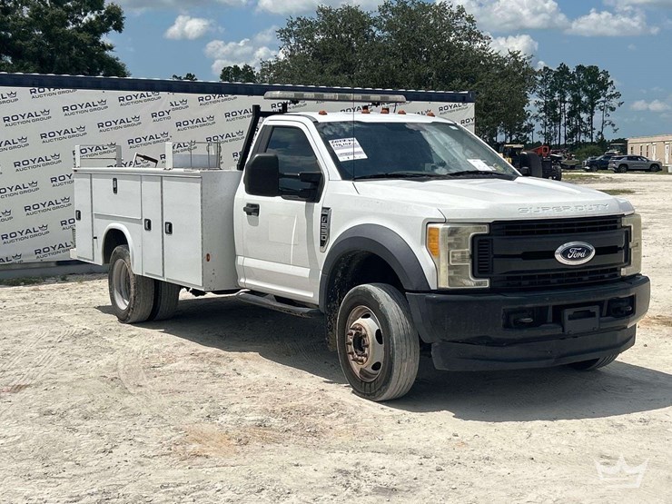 2017-ford-f550-image-2