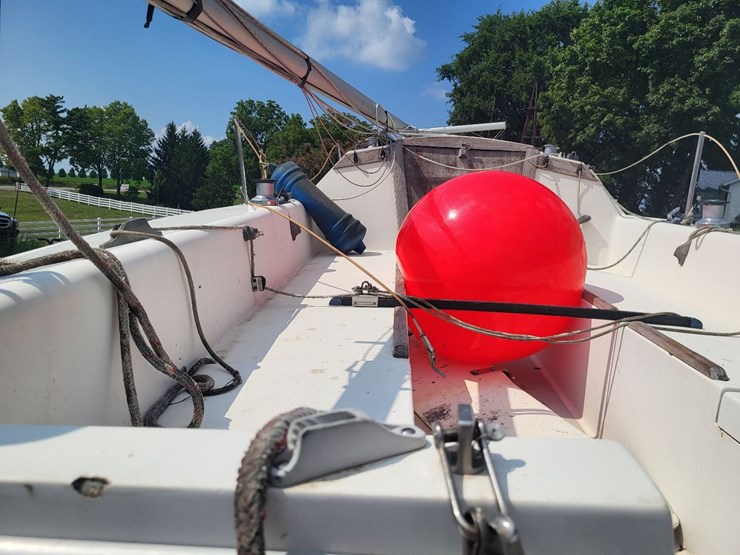 capri-sailboat-w/-single-axle-bumper-trailer-and-johnson-sailmaster-motor-image-42