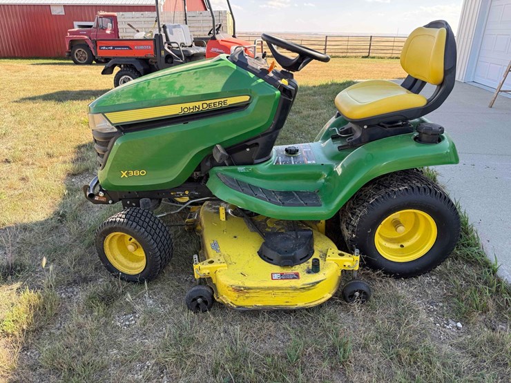 john-deere-x380-image-1