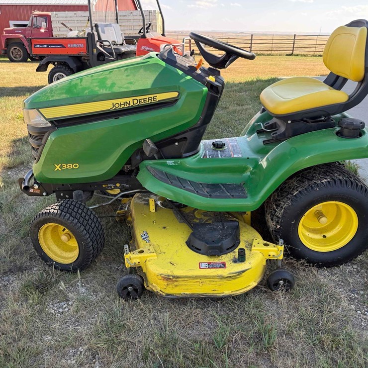 JOHN DEERE X380