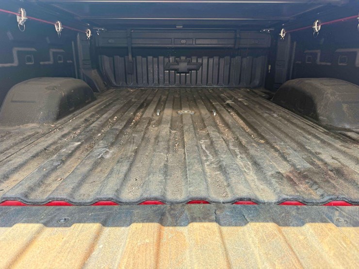 2022-chevrolet-3500-image-16