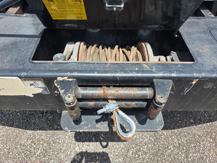 freightliner-bucket-truck-image-11