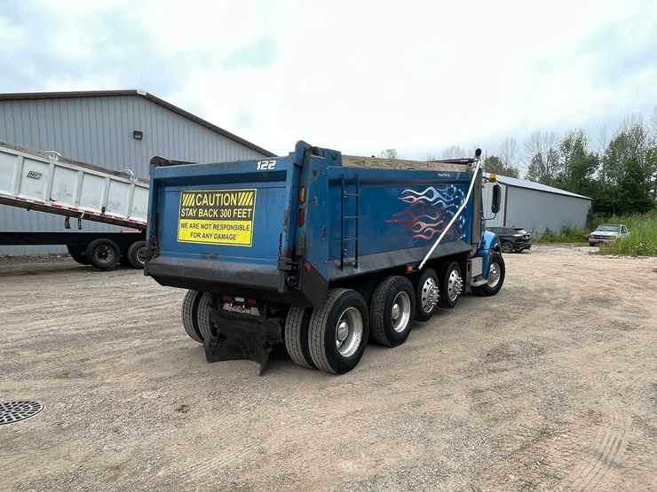 #141-•-2007-freightliner-cascadia-dump-truck-(has-wi-title)-(denmark,-wi)-image-5