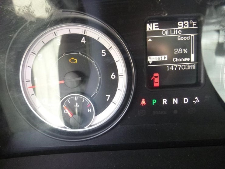 2016-dodge-1500-image-14