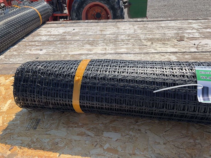 black-plastic-mesh-safety-fencing-roll-image-2