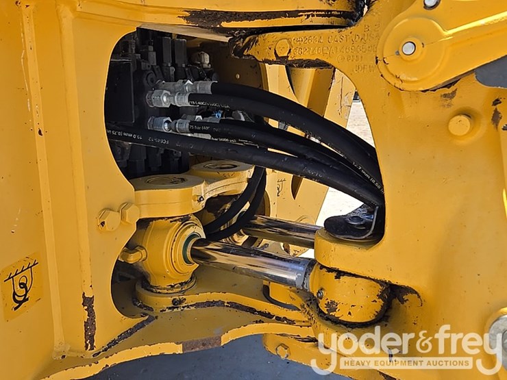 2019-deere-310sl-image-28