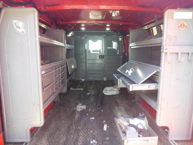 2016-ford-transit-image-24