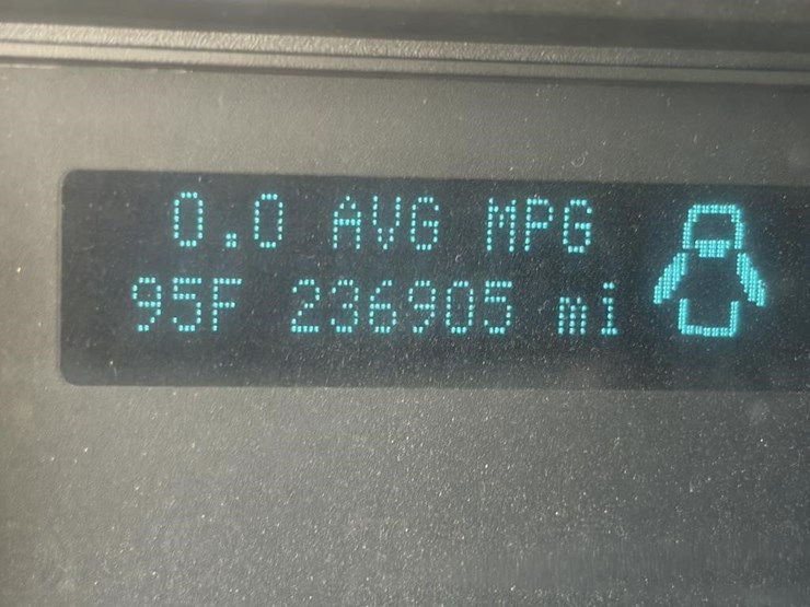2011-ford-f550-image-21