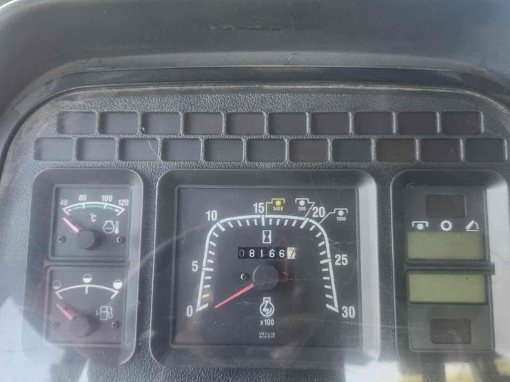 2006-new-holland-tm155-image-13