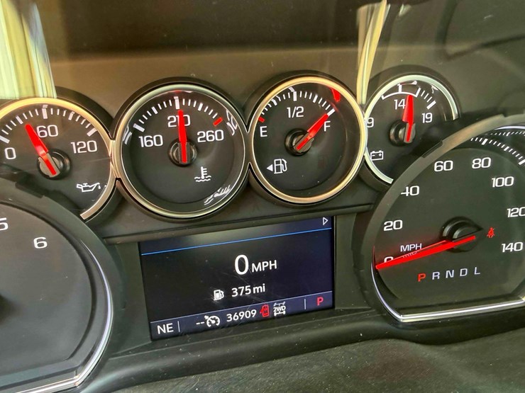 2022-chevrolet-3500-image-30