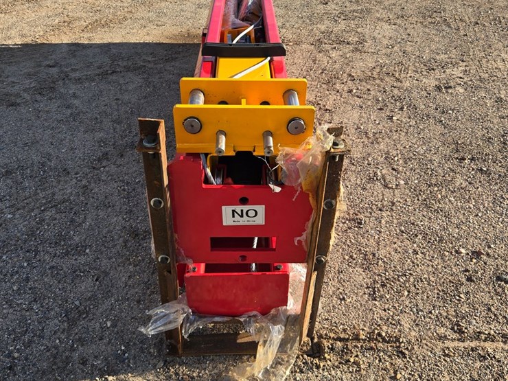 #2014-•-*red*-slightly-bent-post-10,000-lb-two-post-lift-image-2