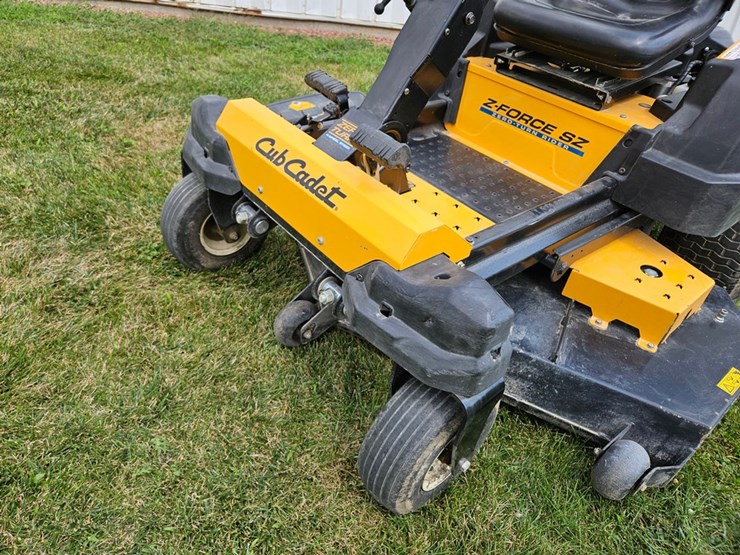 #6878-•-cub-cadet-z-force-sz-zero-turn-mower-image-29