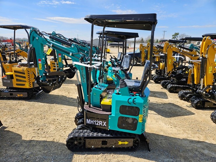 #216-•-2026-agt-mh12rx-mini-excavator-image-2