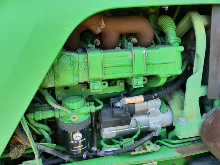 2013-john-deere-6105m-image-12