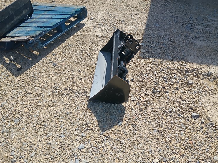 #26118-•-future-hydraulic-tilt-bucket-mini-excavator-attachment-image-2