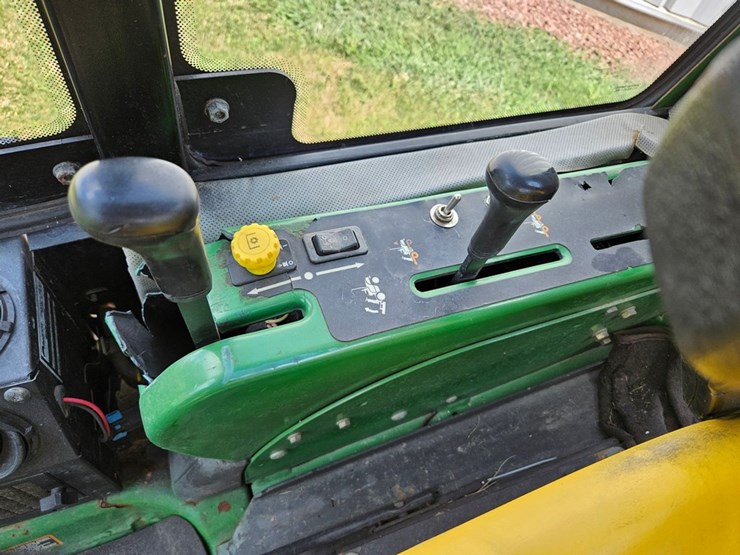 2011-john-deere-1445-image-29