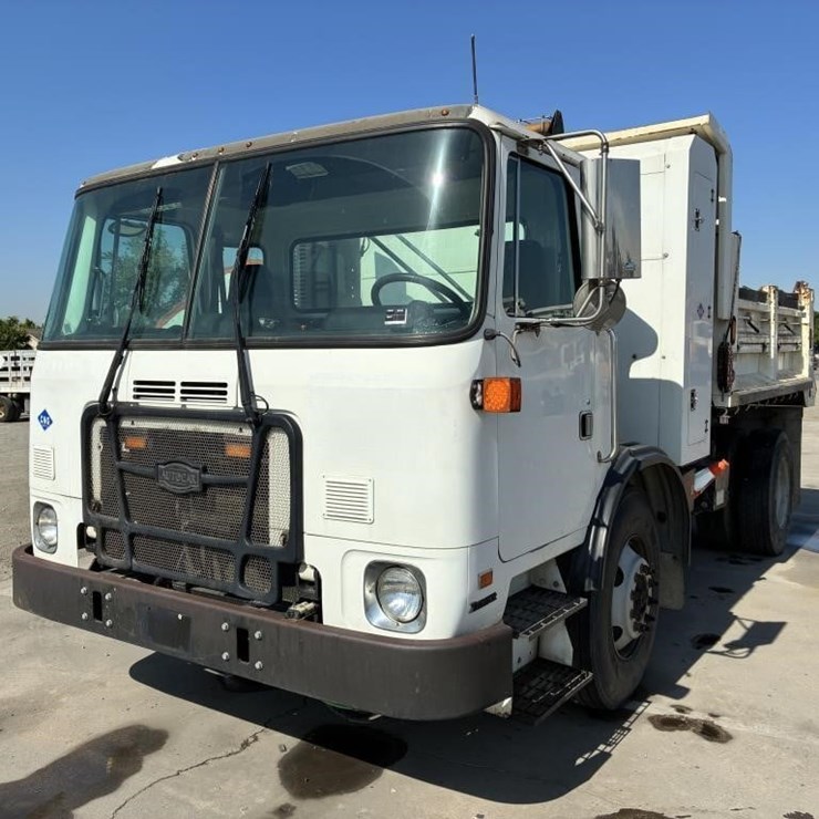 2011 AUTOCAR XPEDITOR