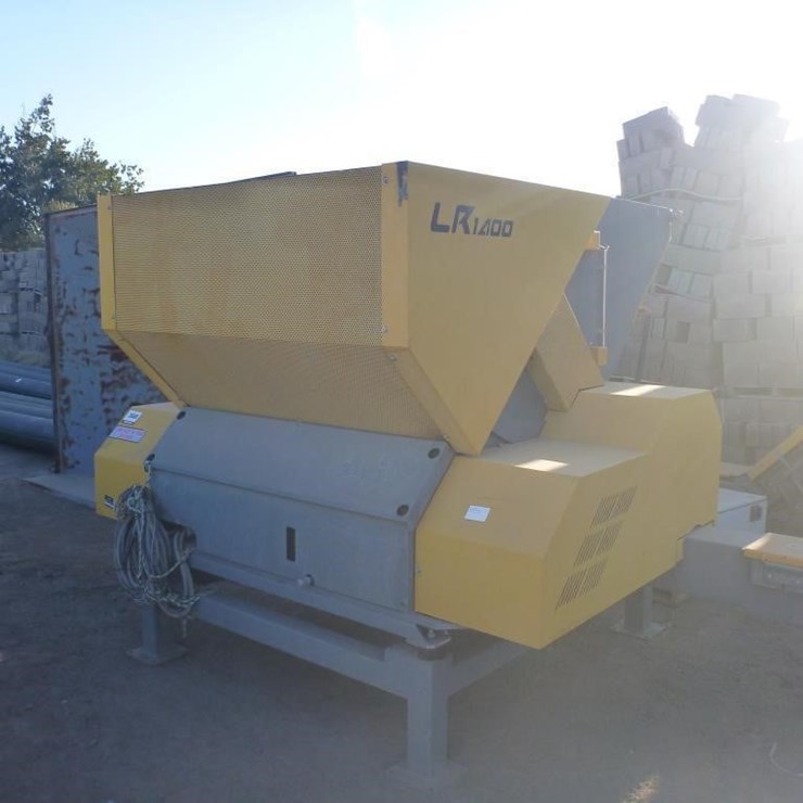 Untha LR1400 Pallet Shredder