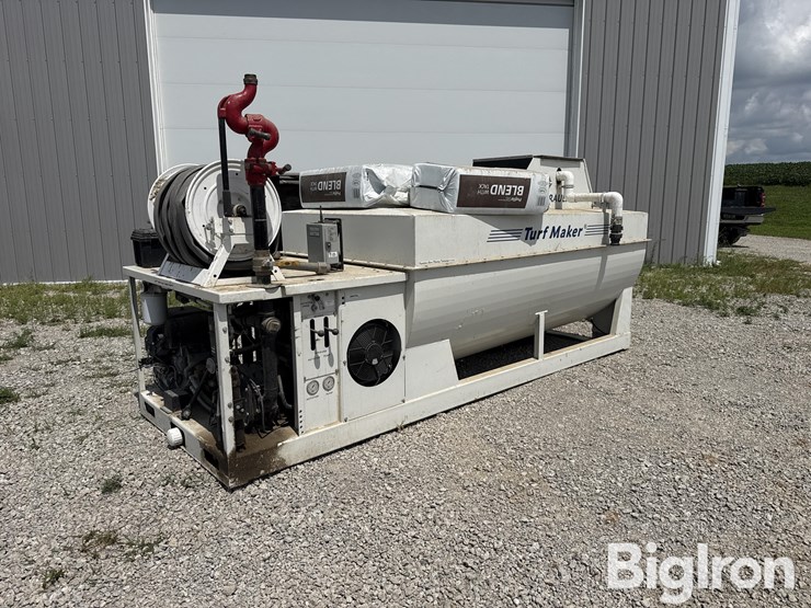 turf-maker-700-hydro-seeder-image-1
