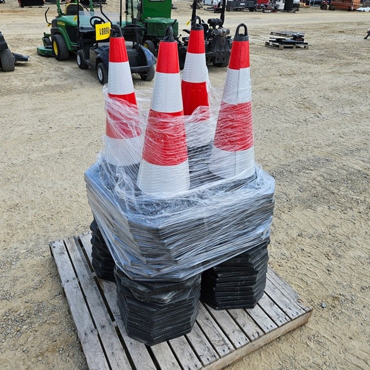 #6881 • New Traffic Cones