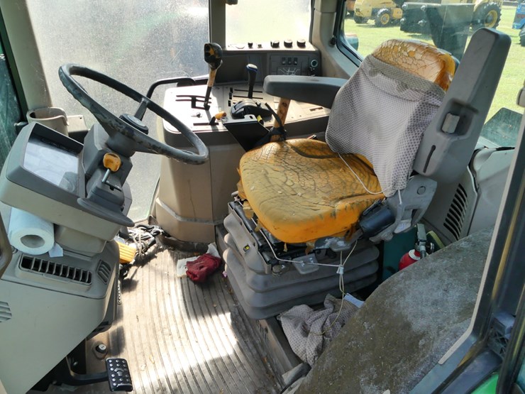 2015-john-deere-6115m-image-13