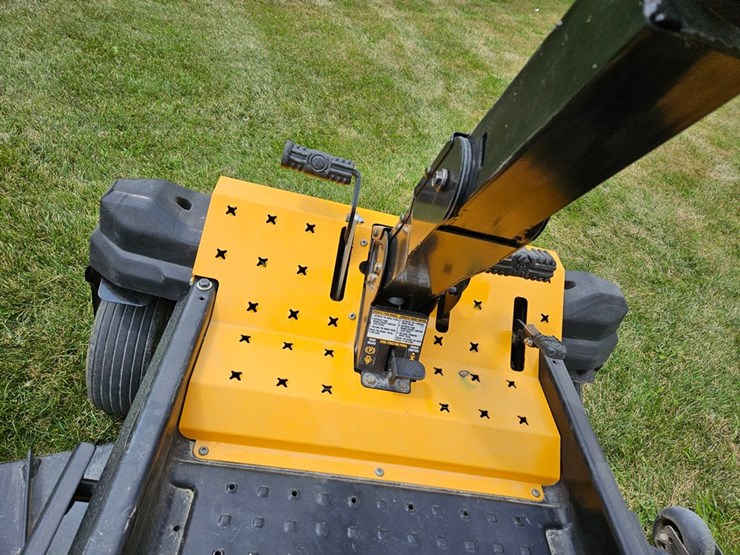 #6878-•-cub-cadet-z-force-sz-zero-turn-mower-image-22