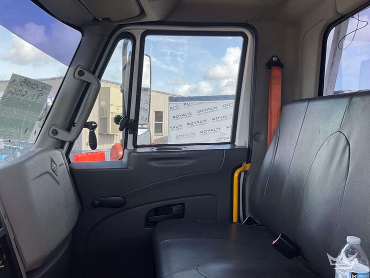 2013-international-durastar-4300-image-34
