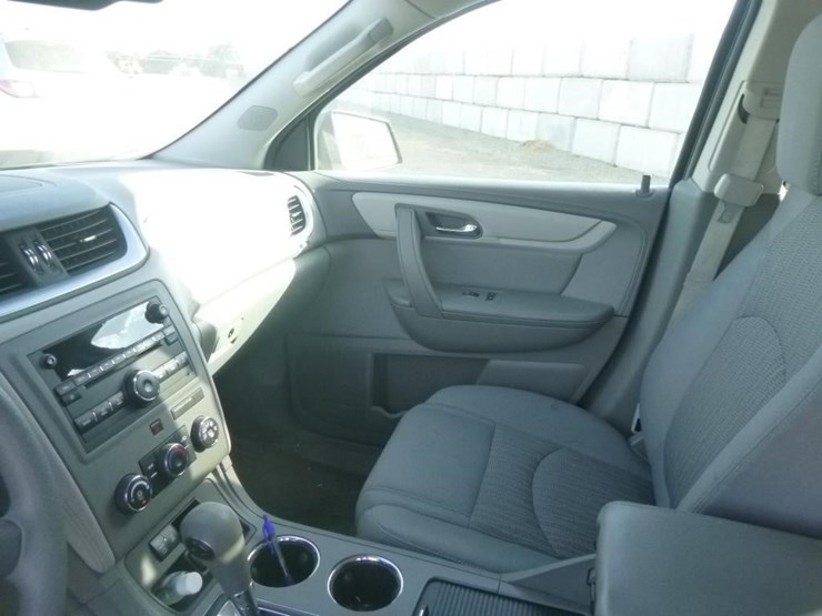 2015-chevrolet-traverse-image-11