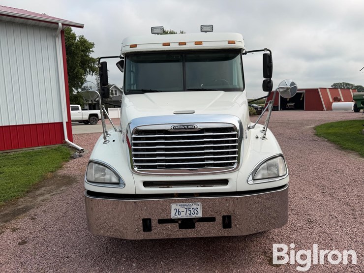 2003-freightliner-columbia-t/a-truck-tractor-image-2