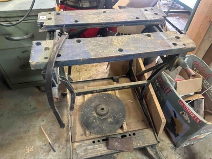 black-&-decker-work-center-and-vise-image-2