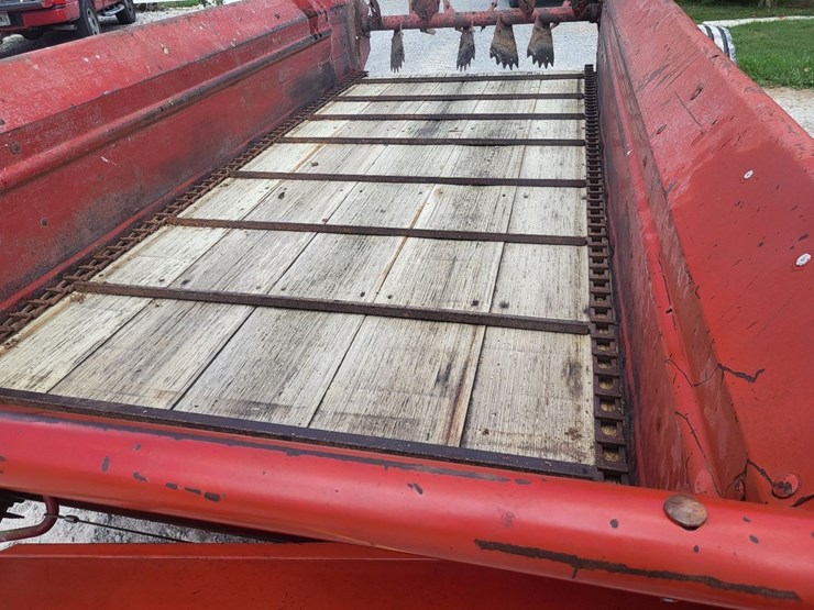 new-holland-520-image-13