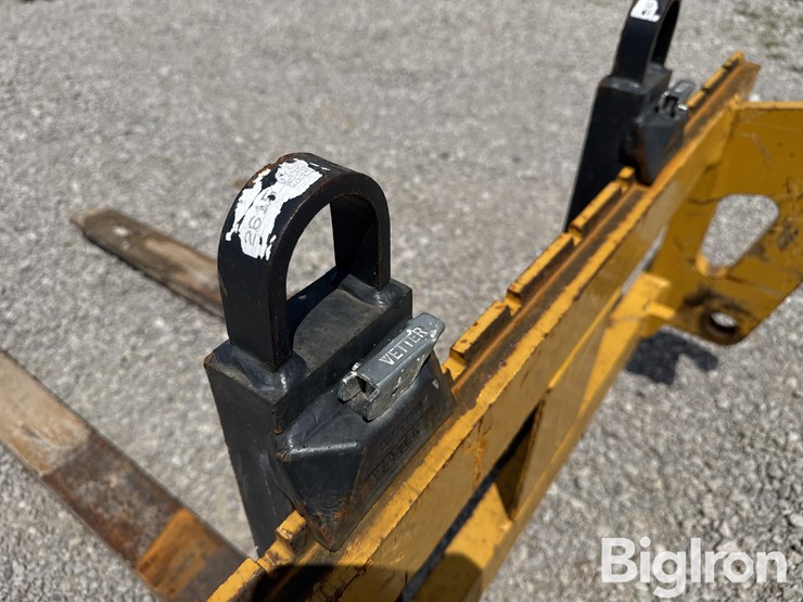john-deere-wheel-loader-pallet-forks-image-11