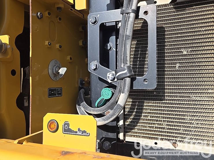 2019-caterpillar-336-image-36