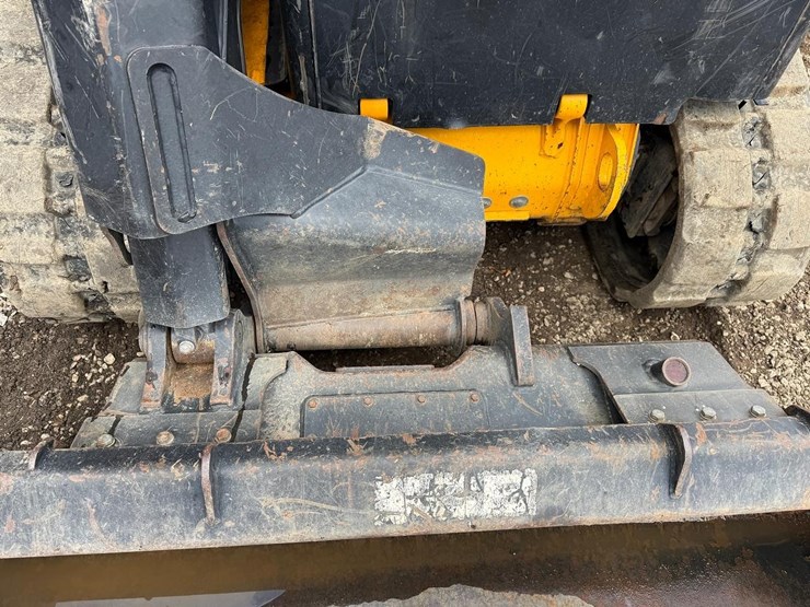 2019-jcb-2ts-7t-image-10