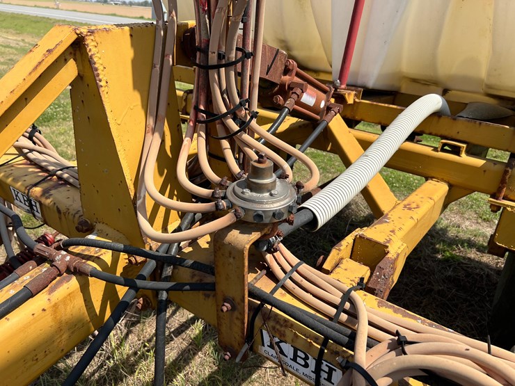 kbh-8-row-liquid-applicator-image-4