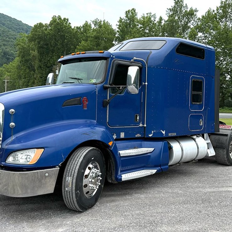 2011 KENWORTH T660