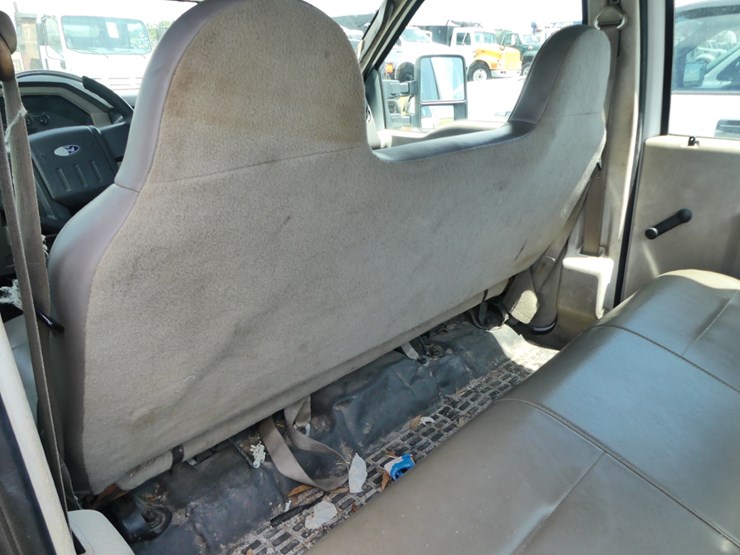 2008-ford-f250-xl-image-11